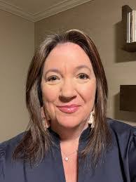 Jeri Middleton's Instagram, Twitter & Facebook