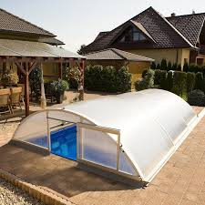 Unsere Praktischen Pool Schiebehallen Sorgen Fur Sauberes Warmes Wasser Zu Jeder Jahreszeit Zudem Bieten Sie Idealen Unfal Swimming Pool Pool Schwimmbader