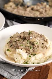 This Easy Hamburger Gravy Recipe Is An Old Fashioned Dish That Is So Easy To Prepare Ground Beef Is Cooked In A Crea In 2020 Beef Recipes Hamburger Gravy Meat Recipes