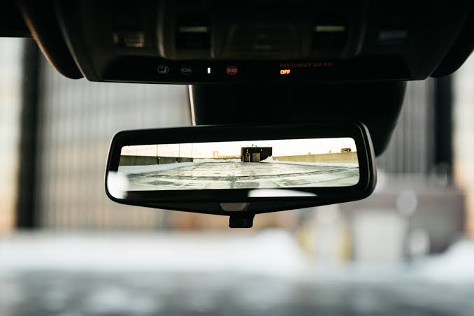 Cadillac Introduces Second-Gen Rear Camera Mirror