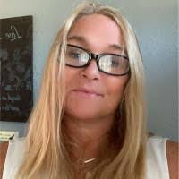 Lisa Hendren's Instagram, Twitter & Facebook