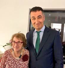 Cem özdemir, 28, türkiye fethiyespor, 2020'den beri merkez orta saha piyasa değeri: Cem Ozdemir On Twitter Bin Tief Traurig Uber Den Tod Der Holocaust Uberlebenden Hanni Levy Gleichzeitig So Unfassbar Dankbar Dass Ich Diese Unglaublich Starke Positive Frau Kennen Durfte Und Dass Sie Ihre