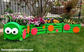 Pin Von Mira Ro Auf Bricolage Gartendeko Selbstgemacht Blumenkiste Autoreifen Garten