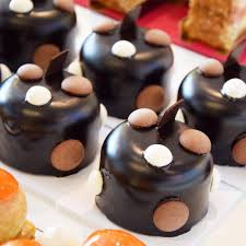Fauchon On Instagram It S Past 4 Meaning It S Snack O Clock This Mini Fauchon Megeve Cake Is All We Want Right Now If Cake Snacks Mini Cheesecake