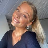 Laura Dam's Instagram, Twitter & Facebook