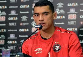 Santos goleiro do atlético paranaense. Athletico Paranaense Site Oficial Substituto De Weverton Santos Relembra Boa Atuacao Contra O Fluminense Em 2016