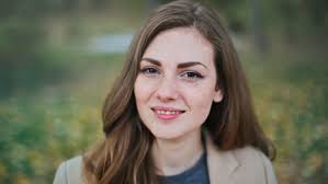 In fact, many wedding photographers swear by it, bringing only this lens and a 50mm for portraits. Five Lenses Every Portrait Photographer Should Have Fstoppers