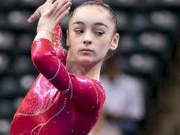 Elena Arenas's Instagram, Twitter & Facebook