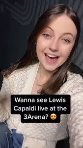 Karla Bennett's Instagram, Twitter & Facebook