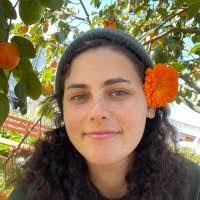 Ellie Kaplan's Instagram, Twitter & Facebook