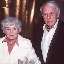 Christian wolff (martin rombach), bruni löbel (herta stolze), katharina köhntopp (andrea rombach), michael dennis hornig (florian), valentina & cheyenne pahde (katharina), anja schüte (sophie von haunstein), julia grimpe (anna) und paul. Forsthaus Falkenau Was Machen Die Darsteller Heute Intouch