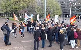 Comment payer mes impôts à bobigny ? Bobigny Greve Coup De Semonce Des Agents Des Impots Le Parisien