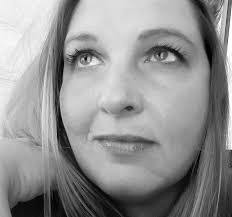 Valerie Mead's Instagram, Twitter & Facebook