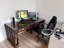 Ich bin fremdsprachenkorrespondentin und arbeite bei einer großen internationalen firma. Pin Von Carmen Auf Palettenschreibtisch Diy Schreibtisch Schreibtisch Selfmade