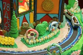 All Sizes Hyatt Gingerbread Houses 20076 Jpg Flickr Photo Sharing Gingerbread House Gingerbread Cookie House