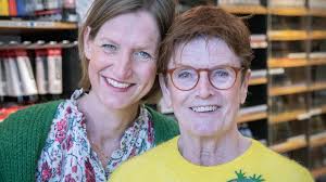 Bijna 100 jaar oude Haarlemse teken- en schilderszaak is gered. Op de  valreep vond Mieke (72) een opvolger: haar dochter