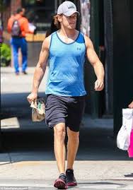 Outlander Hunk Sam Heughan Shows Off His Bulging Biceps In Vest Sam Heughan Jamie Fraser Sam Heughan Jamie Fraser Outlander