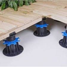 Exemple D Utilisation D Un Plot Pvc Reglable Pour Lambourde De La Marque Jouplast Bois Concept Terrasse Bois Terrasse