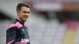 Ramsey shared an image of his little man's feet above his own on twitter, instagram and facebook. Aaron Ramsey Has No Intention Of Leaving Juventus Ruetir