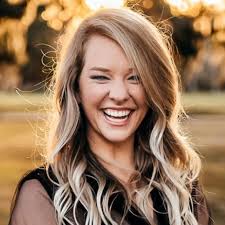 Jessica Gilmer's Instagram, Twitter & Facebook