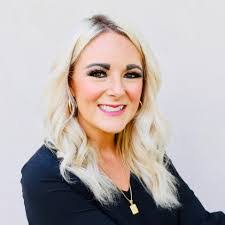 Lorrie Woodruff's Instagram, Twitter & Facebook