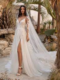 Check spelling or type a new query. Pronovias Laue Festmoden