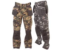 The rugged oxford double layered articulated knees have pockets for knee pads to give your joints extra protection that doesn't restrict. Clearance Lee Cooper Camo Cargo Pants With Knee Pad Pockets Lcpnt 210 Camo Mammothworkwear Com