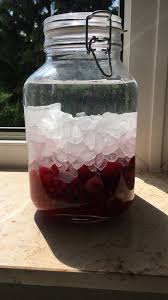 Johannisbeerlikor Von Chantal Vivien Chefkoch Rezept Johannisbeeren Johannisbeerschnaps Schnaps