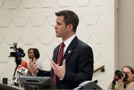 Adam kinzinger @repkinzinger • 07.22.2021 rt @ craigcaplan : Isu Alum Goes From County Board To Congress News Illinois State