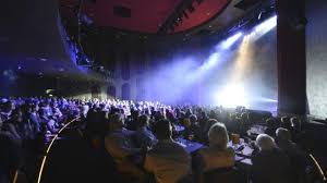 Hallo leute, darf man in die eislaufhalle paradice bremen eigenes essen und trinken mit hinein nehmen oder muss man alles vor ort kaufen? Gop Variete Theater In Bremen Theatersaal Bild Von Gop Variete Theater Bremen Tripadvisor
