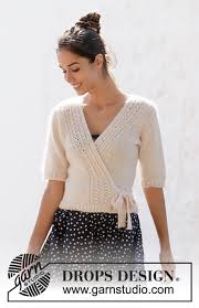 Un pull, des chaussons pour bébé. Pearl Pointe Drops 212 9 Modeles Tricot Gratuits De Drops Design