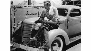 63 Vintage Photos Of Movie Stars In Their Cars Gary Cooper American Actors Movie Stars