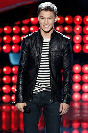 Adam Levine Turned His Chair For Josh Batstone Season 8 The Voice Celebrity Crush The Voice Celebrities
