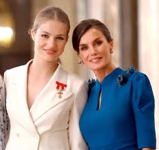 Leonor y Letizia comparten los básicos para esta primavera que deberías tener en tu armario | Telva.com