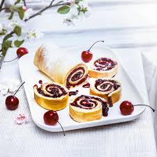 Gateau Roule A La Confiture De Cerise Cuisine Companion De Moulinex Votre Compagnon Culinaire Au Quotidien Gateau Roule Recette Gateau Roule Cuisine Companion