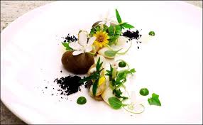 Wuttisak Wuttiamporn L Art De Dresser Et Presenter Une Assiette Comme Un Chef De La Gastronomie Http Visi Food Plating Culinary Arts Modernist Cuisine