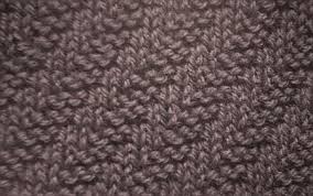 Da die meisten ponchos draußen getragen werden, ist eine dickere wolle jedoch besser, wenn man einen kinderponcho stricken will. Strickanleitung Fur Poncho Mit Schragen Rippen Zum Stricken Und Hakeln