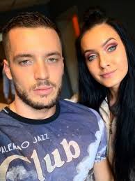 Cu o fire carismatică și cameleonică, vlad drăgulin are acum o mulțime de. Mesajul Lui Nelson Mondialu Pentru Fiul Lui Livian Kanal D Romania