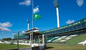 El equipo juvenil del verde de junín, hoy se medirá con el elenco de la ribera desde las 15 en el estadio florencio sola de banfield, en lo que será el encuentro definitorio del certamen de la liga profesional. Sarmiento Despidio A Meoni Semanario De Junin