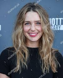 Jessica Rothe's Instagram, Twitter & Facebook