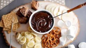 Fondue Au Chocolat Et Beurre D Arachides Recipe Food Desserts Chocolate Fondue