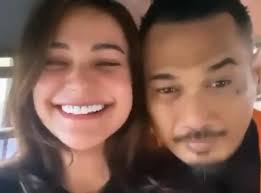 Download mp3 jerinx dan nora gratis, ada 20 daftar lagu jerinx dan nora yang bisa anda download. Buntut Video Mesra Nora Dan Jerinx Di Mobil Tahanan Jaksa Dipanggil Kejati Bali Tribune