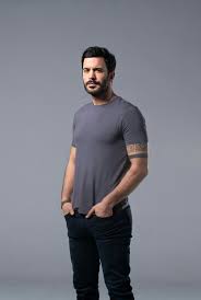 Oynadığı diziden çıkardığınız anda çok zor başka bir yere oturabilecek oyuncu. Gana Ali On Twitter Can We Talk About The Hair And The Tattoo And That Flawless Body 10000000 Masallah Barisarduc Godaddy