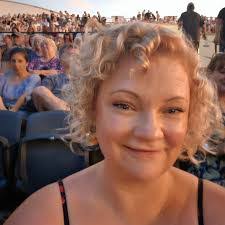 Amy Hendrickson's Instagram, Twitter & Facebook