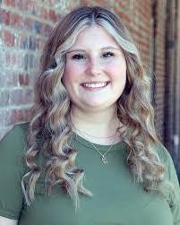 Dena Ratcliff's Instagram, Twitter & Facebook