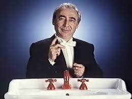 Şener şen sanki bu dünyaya i̇lyas salman ve kemal sunal'ı kandırmak, dolandırmak için gelmiştir diye düşünüyorum. Sener Sen Li Artema Reklamlari Su Tasarrufu Icin Geri Dondu