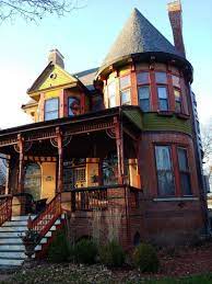 Folk victorians, or queen anne cottages, had the same design elements but were single story. The Queen Anne Style Charm Imagination And Versatility