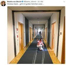 Lenk thematisiert hier einige skandale der jüngeren vergangenheit. Netz Lacht Uber Wireless Kabel Der Afd Webmix Derstandard De Web
