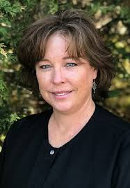 Dana Halsey's Instagram, Twitter & Facebook