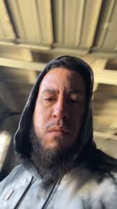 Sean Barner's Instagram, Twitter & Facebook